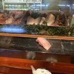 Koume Zushi - お店の年季は入ってますが、魚は鮮度良い