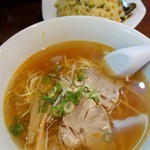 金明飯店 - 炒飯ラーメン定食