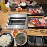 精肉店直営 焼肉定食 やまと - 