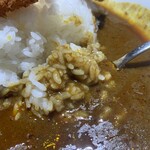 辛来飯 - シャバトロな感じのルー。頼りなさは全くなく、ただただコク辛旨さに溺れます。