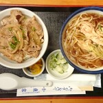 東家 - おすすめセット(12月下旬)＊豚生姜焼丼＊かしわそば¥900