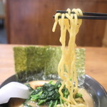 Yokohama Ie Keira-Men Hongo Uya - 豚骨醤油ラーメンの麺