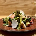 洋食 おがた - 山田ファームから仕入れた多種多様な野菜を使用