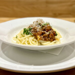 洋食 おがた - 一人前を2人用に分けていただいた