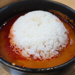 Yogiyo - ユッケジャンのスープにライスをドボン