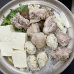 Choujuusai Gyo Aikawa - 当店人気No. 1
      鶏白湯スープの鶏の水炊き