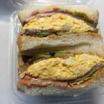 まちぼうけ - タマゴハム４８０円。
             
            タマゴとハムに加えサンドイッチにはトマト・レタス・胡瓜が入ってます。