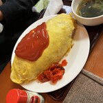 北野食堂 - 七味と比較してみましがかなりデカいです