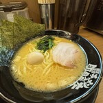 町田商店 - 豚骨醤油ラーメン