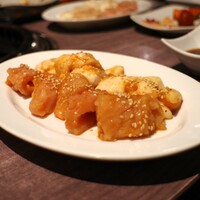 焼肉レストラン ROINS - ミノと丸腸