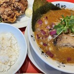 人類みなウチのラーメン - 長期熟成大坂味噌(豚バラチャーシュー･\980)+唐揚げ3個ランチセット(\430)