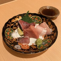 日本酒と和食 花びし - お造里盛り合わせ(鰹、トロ、カンパチ、鯵)