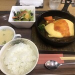 カジュアルダイニング Bon - オムレツのせハンバーグ　1250円