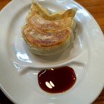 ユナイテッド ヌードル アメノオト - 焼餃子3個＠320円