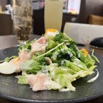 チーズと生はちみつ BeNe - 鶏胸肉とブロッコリーのサラダ