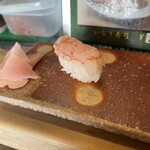 魚金寿司 すゞ木 - 特上の握り1.5人前をお願いしました。最初の卵焼きは撮り忘れました。甘海老。ネットリと舌に絡んで来ます。