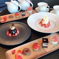 DINING & BAR TABLE 9 TOKYO - 