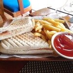 BUKO BAR - なかなかのボリュームです。