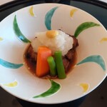 東京住友クラブ - 角煮の上の馬鈴薯餡掛けが斬新で美味しい