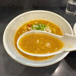 石山商店 - 今回のスープは海老の風味に加え、節系の風味が立っています