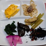 お食事処 まんま - 令和5年12月
ランチタイム(11:00〜)
日替わりランチ 税込650円
手作り惣菜、おでん、鯵の南蛮漬け、ご飯、みそ汁