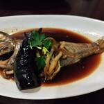 飯屋こふく - 煮魚（黒ムツ）。相変わらず身がふわっふわ。