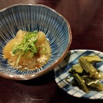 飯屋こふく - 大根の麻婆風味と野沢菜のお漬物。これ、美味しかったな♪ご飯のお供。