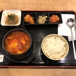 Kankoku Ryouri Puyo - スンドゥブチゲ定食（税込980円）