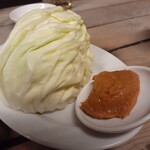 ホルモン焼 夏冬 - キャベツ