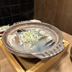 魚貝・鶏料理・日本酒 とよ新 - 7種の貝の酒蒸し