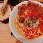 四川担々麺 赤い鯨 - 