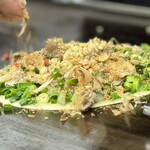 お好み焼き ふじや - 生地･ネギ･すじ･追いネギ･コンニャク･紅生姜･天かす追い生地･かつお節   Σ( °o°)  