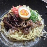 Unohananoyakisobaya - 具材はお肉を除いてほぼ博多ラーメンと同じです 2013.11