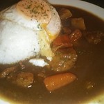 カフェ　フランジパニ - カレーには目玉焼き♪