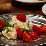 ラ・クッカーニャ - ２）リコッターロのカプレーゼ