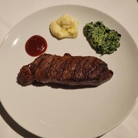 BEEF STEAK CLUB KIYO GINZA - USプライムサーロインステーキ 炭焼き２００ｇ、マッシュポテトとクリームスピナッチ