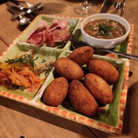 マヌエル タスカ ド ターリョ 丸の内店 - 