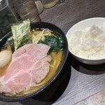 Takenoya - 大盛ラーメン 味付け玉子トッピング　ご飯単品