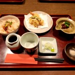 Teuchi Soba Ookawaya - 日替わり そば膳。1600円。じゃこと梅の御飯、冬大根の煮物、天ぷら(海老、さつまいも等)はお塩で頂く