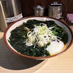 そばの神田東一屋 - アサソバビンボー！　
      朝そば＋わかめ！　