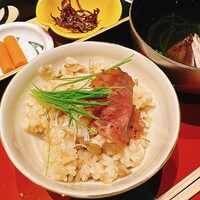 個室和食 肉割烹 吟次郎 品川駅前店 - 牛タン刺身と季節野菜の釜炊き