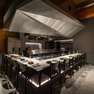 ライブ感溢れるカウンターフレンチ