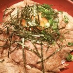 Uoyarokuzou - 15時過ぎからの遅いランチ、豚丼♪