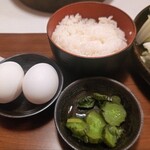 Shabushabu Sukiyaki Dontei - ご飯 生玉子 香の物