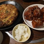 韓国家庭料理 扶餘 - 海鮮チヂミとヤムニョムチキン激辛
