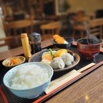 焼売酒場 小川 - 欲張りプレート 朝ごはんみたい(笑)