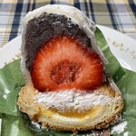 ブーランジェリー スドウ - 大きな苺を丸ごと使ってます！