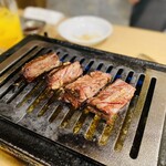 焼肉とんび - 壺漬けにんにくハラミ