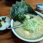 カマリヤ 大将 - ラーメン（中）＋味付玉子＋のり増＋小ライス