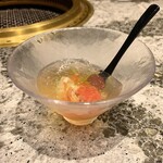 肉の匠 将泰庵 - 将泰庵 特別コース(13品)  10890円
      ［前菜］ずわい蟹と帆立とグレープフルーツのジュレ